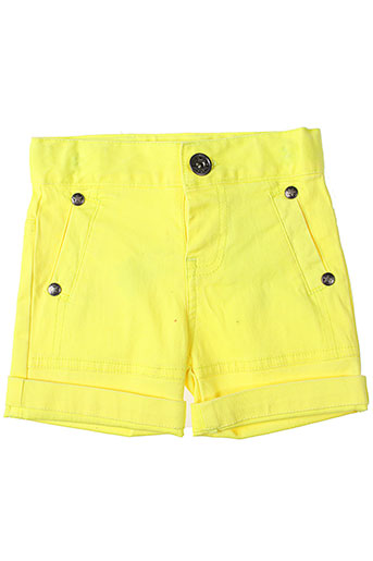 3 et pommes shorts et 1 fille de couleur jaune (photo) 3 et pommes shorts et 1 fille de couleur jaune (photo)