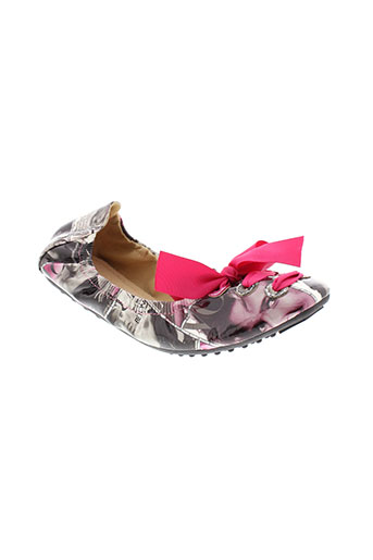 la et bottine et souriante ballerines femme de couleur rose