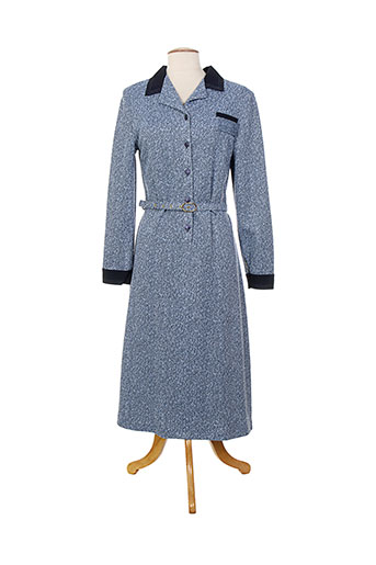 20 et 20 robes et pulls femme de couleur bleu (photo) 20 et 20 robes et pulls femme de couleur bleu (photo)