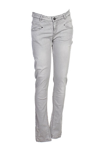 une fille pantalons fille de couleur gris