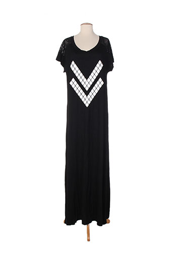 mat. robes femme de couleur noir