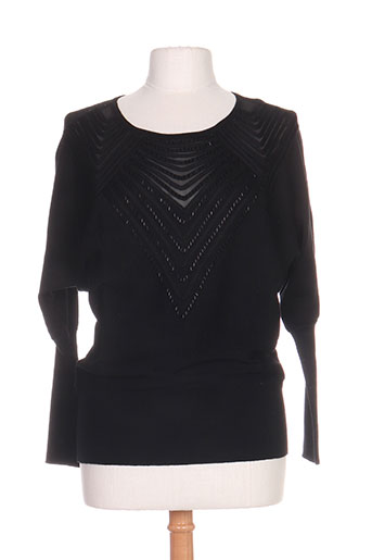 leo guy pulls femme de couleur noir