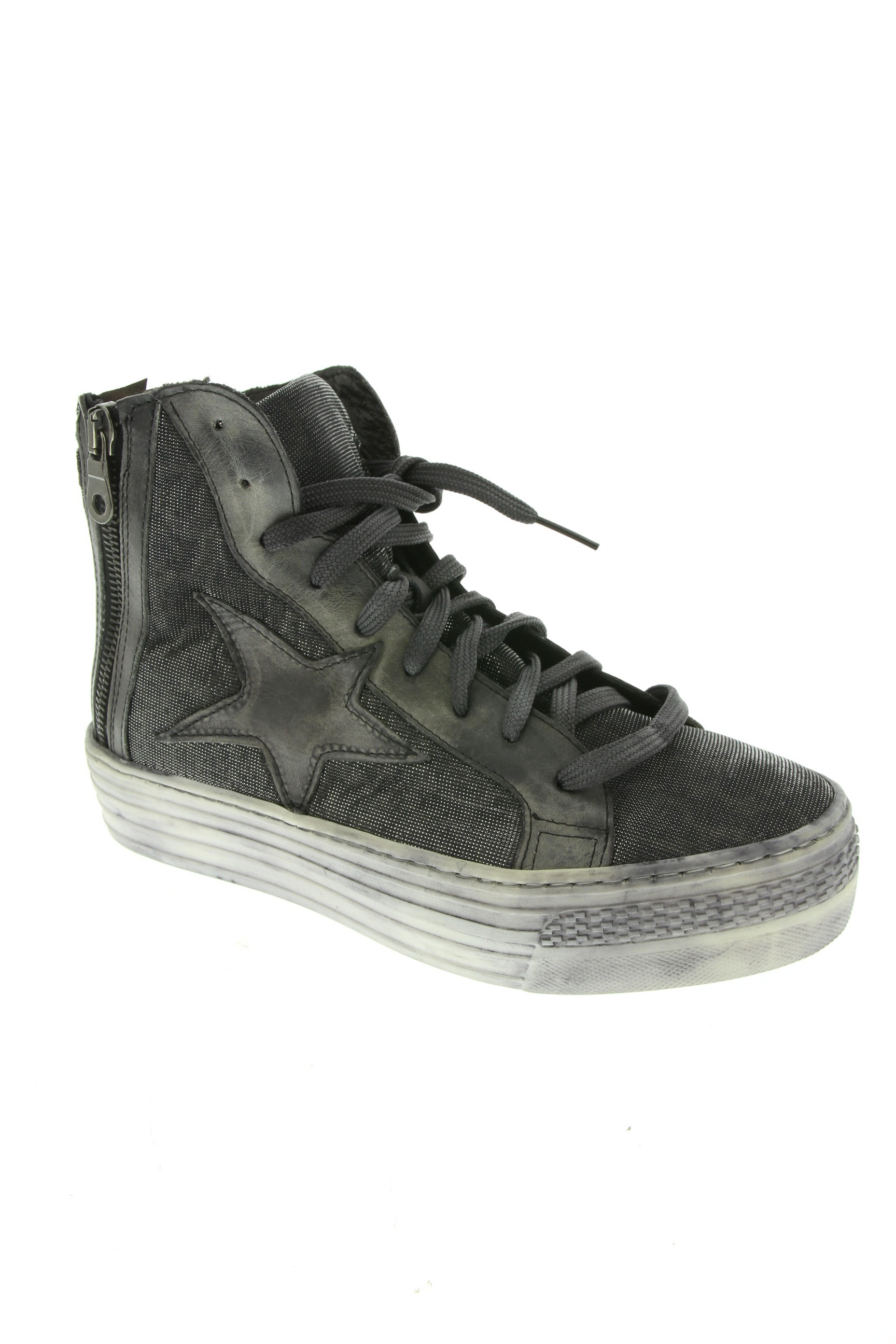 lola espeleta chaussures